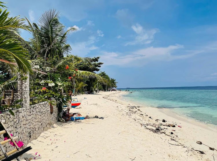 Basdaku White Beach, Moalboal, Philippines